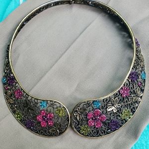 Clamp collar necklace
